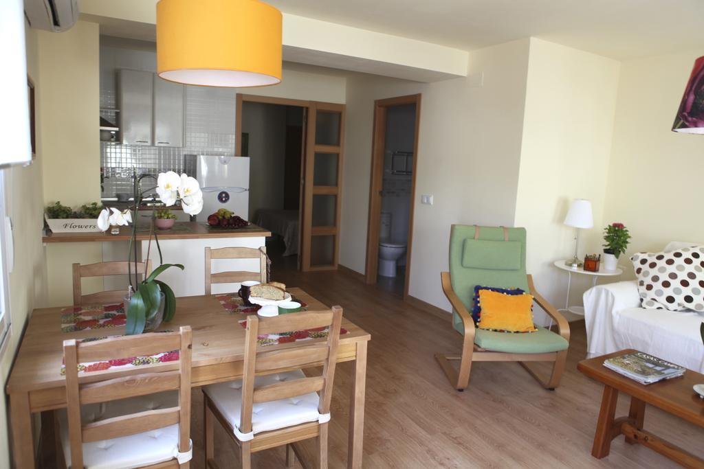 Apartamentos Casa Torres - Adults Only アルビール 部屋 写真